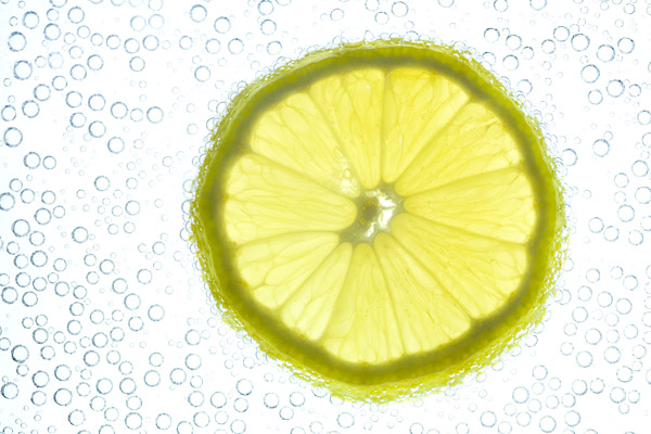 Frische Zitronenscheibe, freigestellt